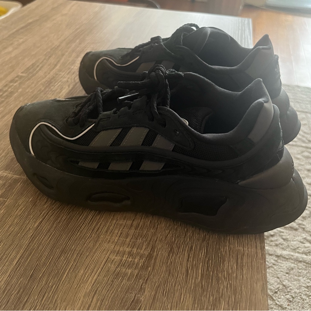 Adidas Oznova Sneakers